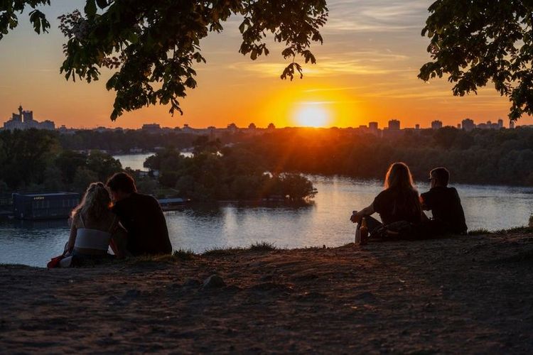 Le soir tombe sur le Danube