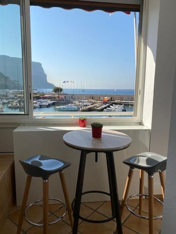 Vista diretta sul porto dal balcone