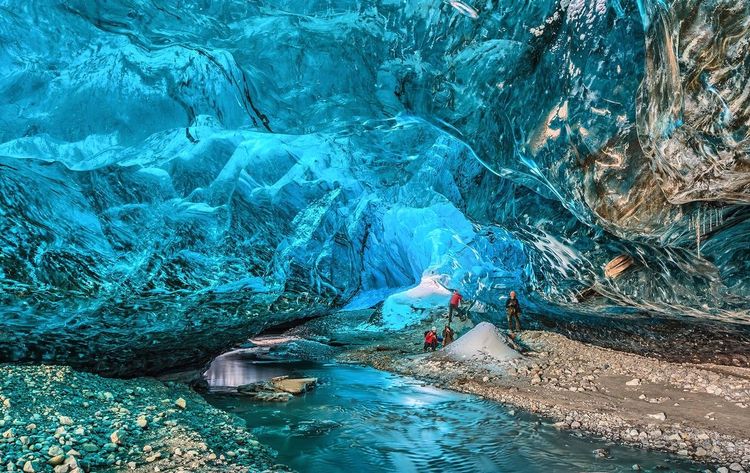 Exploration en profondeur des grottes de glasses de Vatnajökull