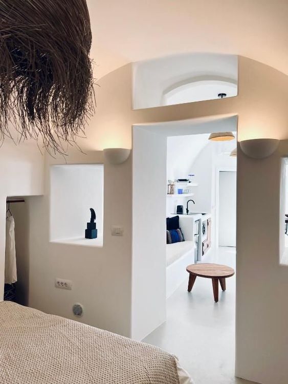 Salón y cocina de una suite de hotel