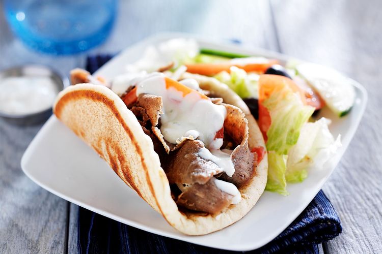 La pita est ce pain plat qu'on garnit de viande et de crudités