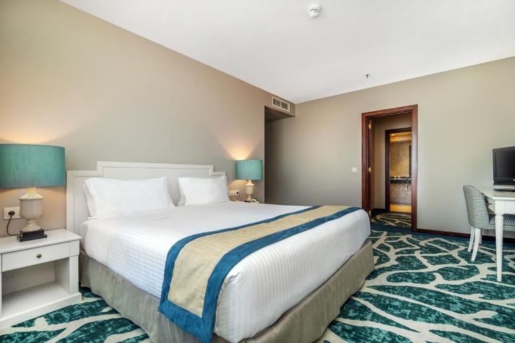 Holiday Inn Porto Gaia by IHG - @Booking.com