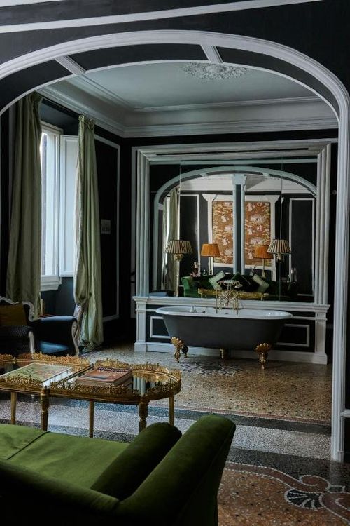 Eines der Badezimmer des Hotels