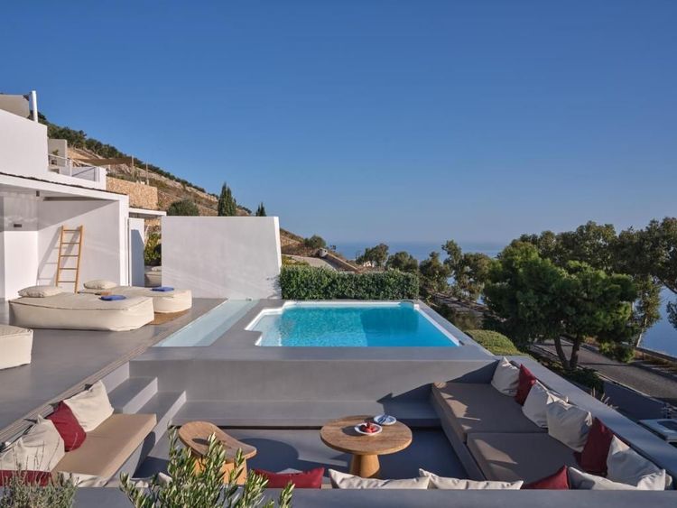 Piscina privada en una suite del hotel