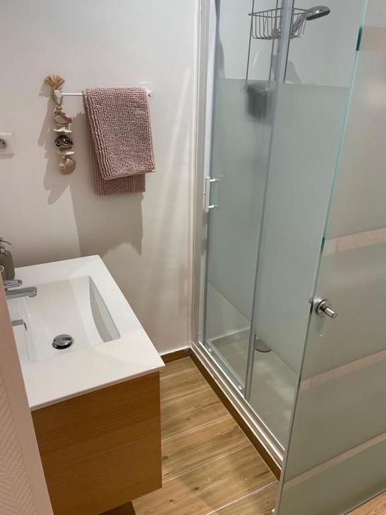 Il bagno con cabina doccia