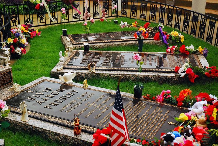 La tombe du King, dans sa propriété de Graceland, à Memphis