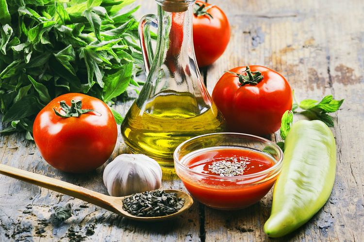 Les fondamentaux du réguime crétois, tomate, ail et huile d'olive