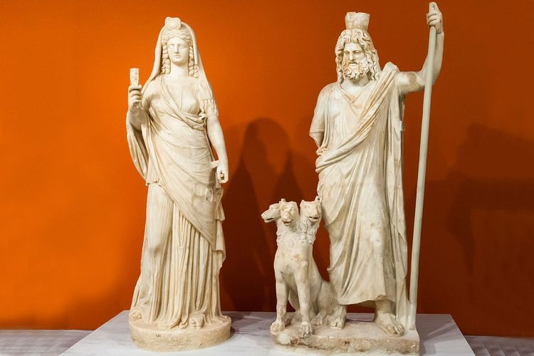 Statues d'Isis-Persephone et de Sarapis-Hades