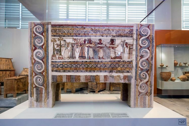 Tombeau minoen exposé dans le musée