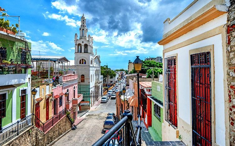 Saint-Domingue : le quartier colonial et ses maisons colorées