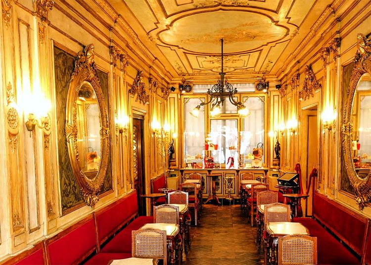 Une des 6 salles du Caffè Florian.