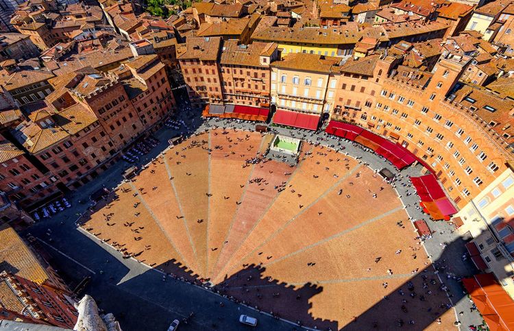La vue sur la place, depuis la terrasse du Duomo