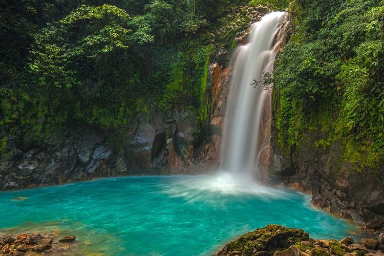 La rivière Céleste dans le parc national du volcan Tenorio