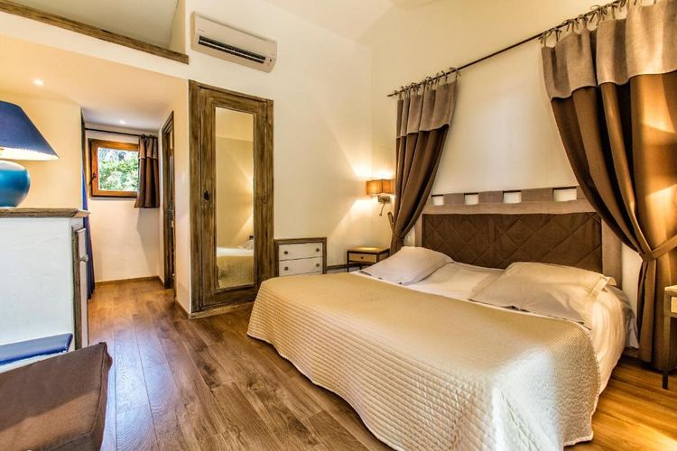 Das elegante Zimmer in Goldtönen