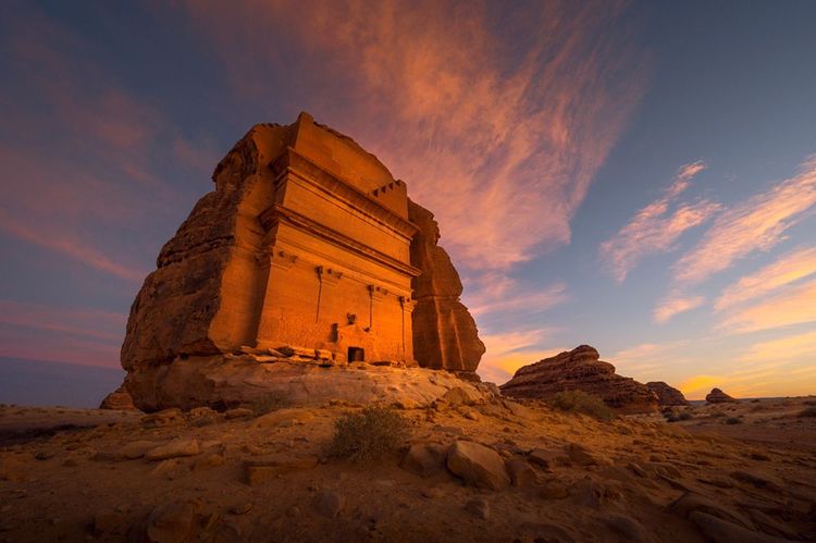 Le tombeau de Lihyan, à Hégra, au lever du soleil