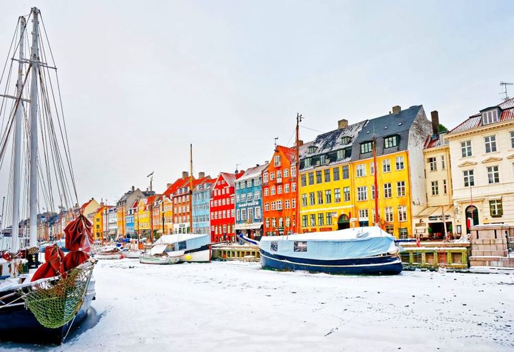 Nyhaven, à Copenhague et son canal gelé