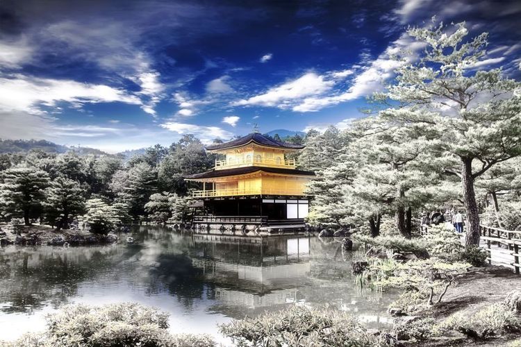 Le Pavillon d'Or de Kyoto sous la neige, sublimé