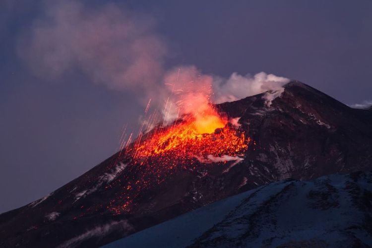 L'Etna en éruption, en Sicile