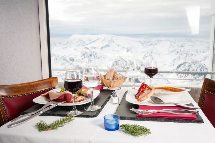 Le restaurant panoramique du Pic