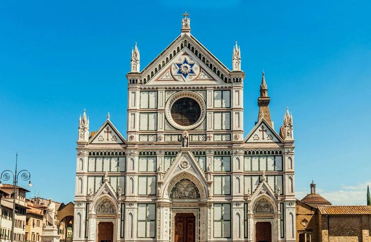 La basilique Santa Croce abrite les tombeaux florentins