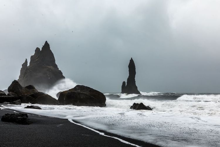 Plage volcanique de Reynisfjara - ververidis/123RF