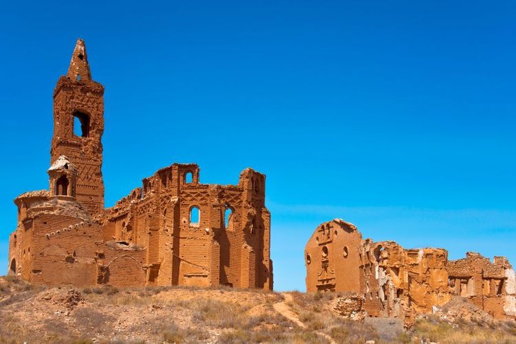 L'église encore debout de Belchite