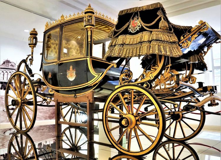 Le carrosse doré de style Louis XV ayant appartenu à Marie-Antoinette, la fameuse reine française