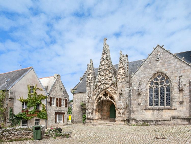 L'église Notre-Dame de Roscudon, Pont Croix, Bretagne, France - © Achim Prill / 123 RF