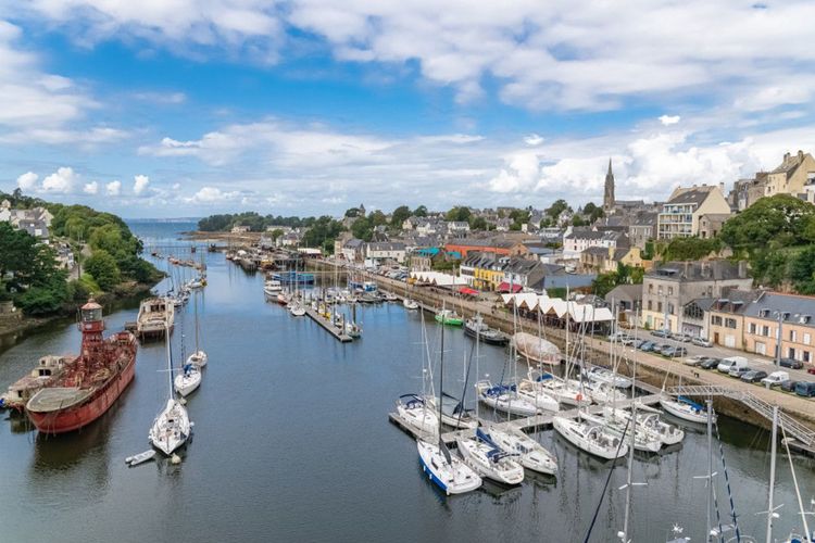 Port du village de Douarnenez, Bretagne, France - © Copyright (c) 2019 - Pascale Gueret / Shutterstock