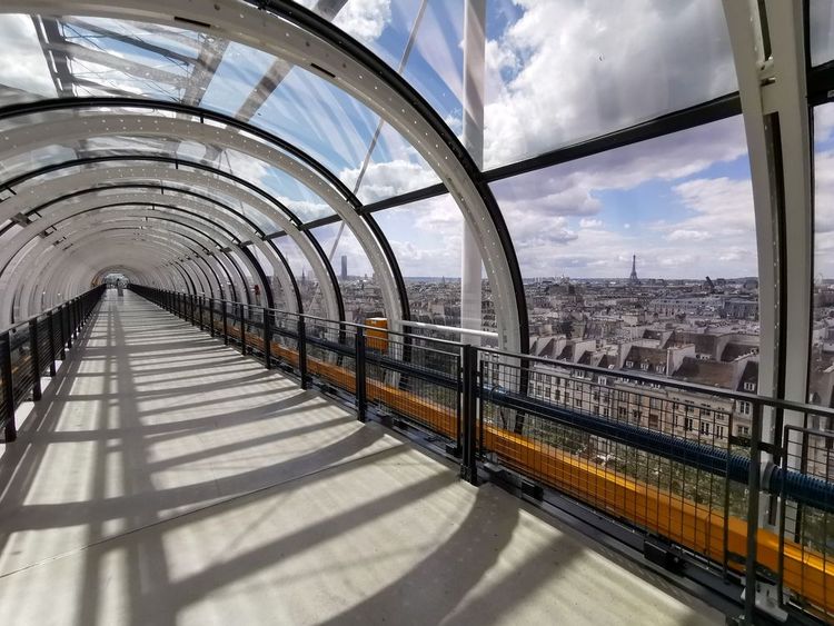 Arrière du bâtiment du Centre Pompidou dans le centre de Paris