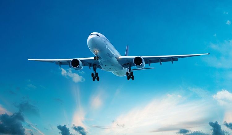 Un avion au décollage