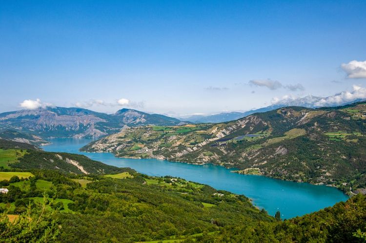 Le lac de Serre-Ponçon.
