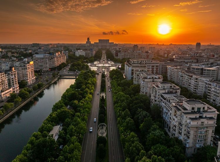 Vue aérienne de Bucarest et ses espaces verts