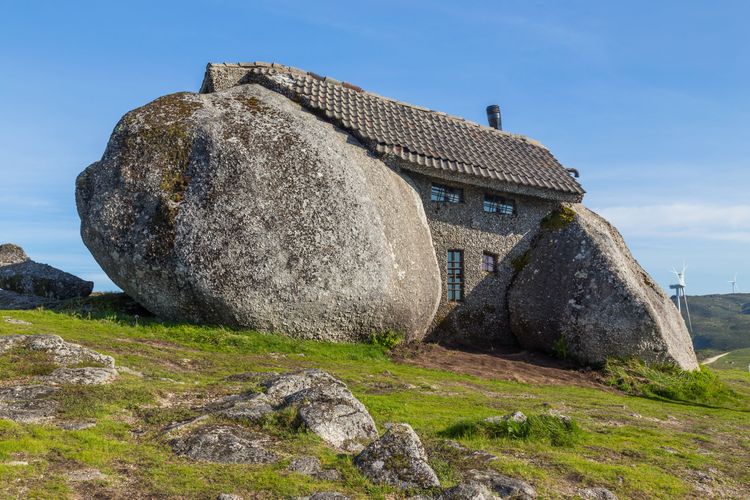 Casa do Penedo, Portugal