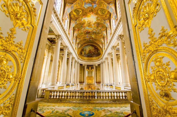 L'entrée de la chapelle royale et ses dorures © Pablo Hidalgo/123RF