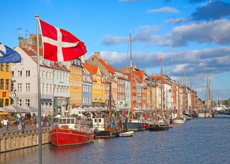 Le port de Copenhague propose une très belle promenade © swisshippo/123RF