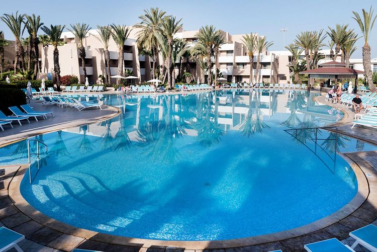La très belle piscine des Dunes d'Or