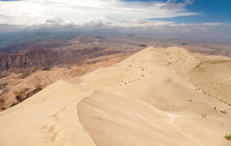 Les dunes du Cerro Blanco et la magnifique vue sur les Andes péruviennes