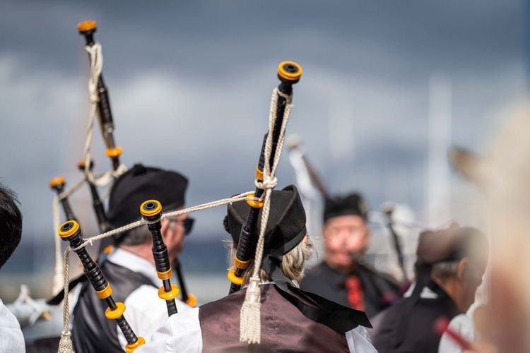 Des joueurs de cornemuse lors d'un festival