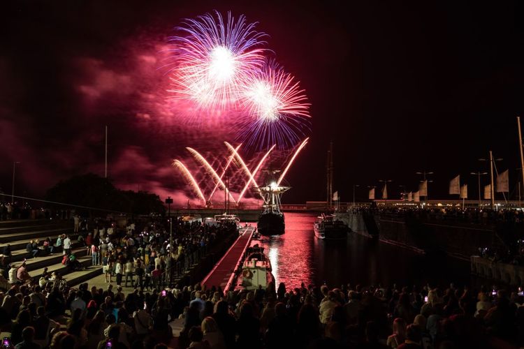 Un des nombreux feux d'artifice du Festival de l'Atlantique, dans la rade Funchal