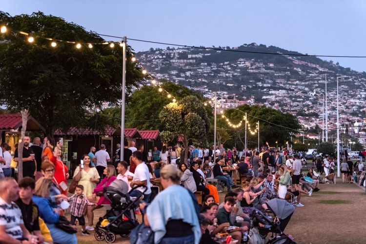 Le festival à la tombée de la nuit