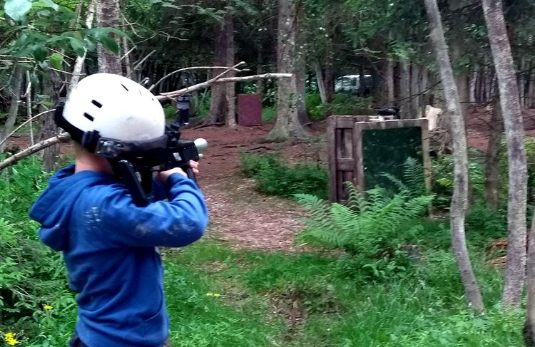  Partie de tir au laser en forêt au laser game Chamonix Partie de tir au laser en forêt au Lasergame Chamonix