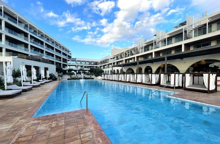 Grand Melia Villa Le Blanc.