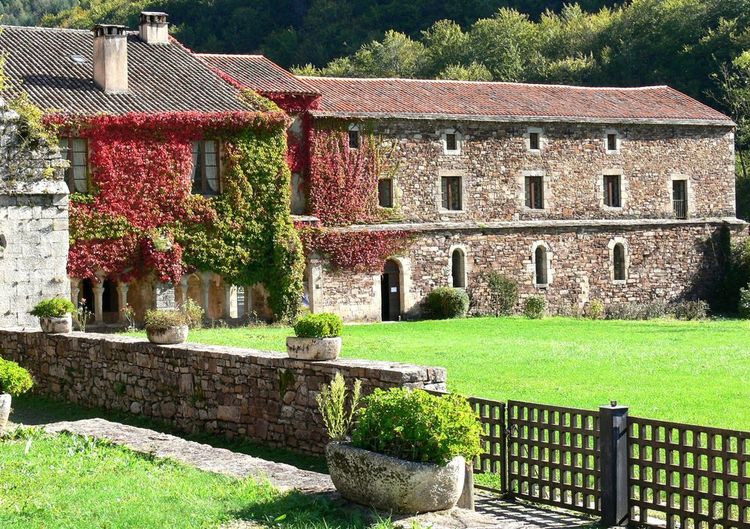 L'abbaye de Sylvanès vue de l'extérieure, Aveyron, France