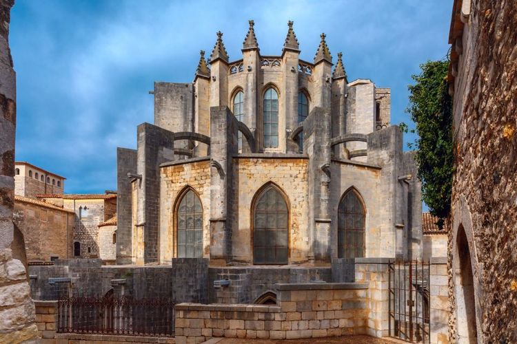 La Cathédrale Sainte-Marie à Gérone, Espagne © olgacov/123RF