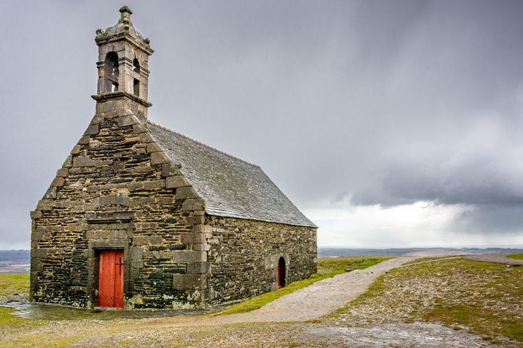 La Chapelle Saint-Michel de Braspart dans les Monts d'Arrée, Bretagne