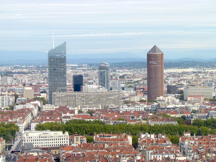 Vue aérienne de la tour du Crayon et du quartier de la Part Dieu