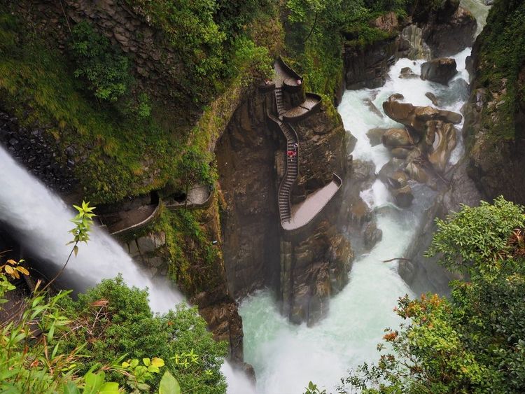 La cascade et l'escalier d'El Pailón del Diablo, Equateur