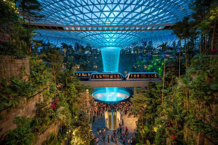 La fontaine de l'aéroport de Singapour
