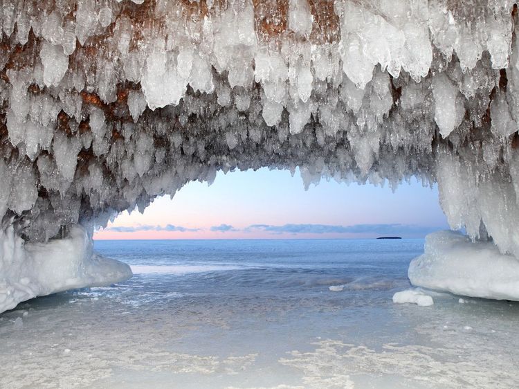 La grottes glacées de l'île des Apôtres, dans le Wisconsin - © nikitsin.smugmug.com98.jpg